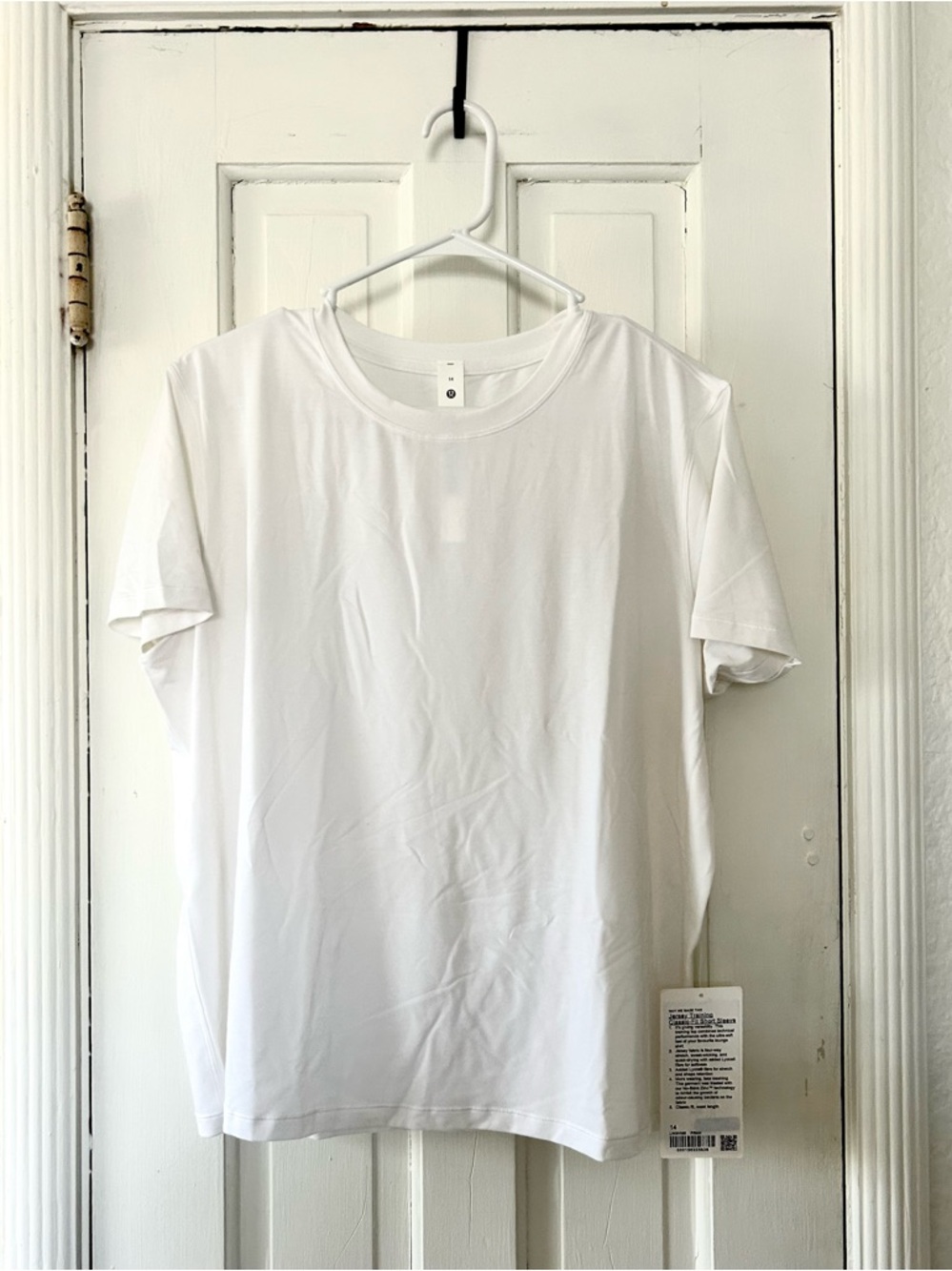 NWT  Jersey Training Classic Fit Short Sleeve in Primer White size 14